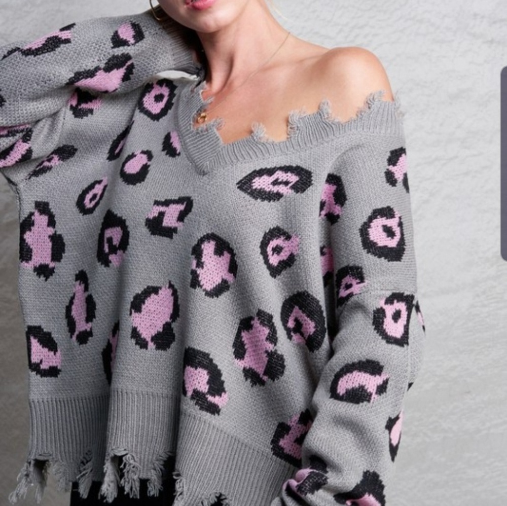 Sale Grey Leopard Fringe Sweater - Picture 5 of 6